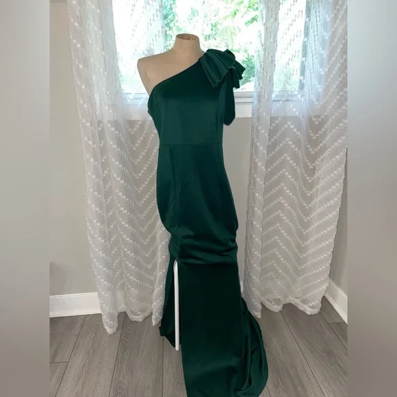 Emerald Green One-Shoulder Dress w/ Bow - Picture 1 of 4